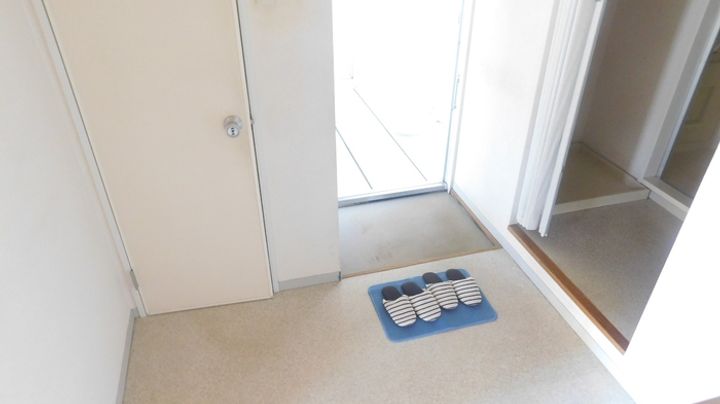 岡山県倉敷市菰池1丁目(アパート)の賃貸物件の玄関