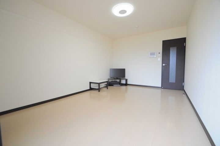 岡山県倉敷市藤戸町天城(アパート)の賃貸物件105の居間