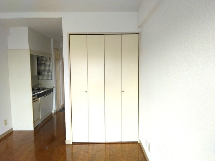 メゾンエル御幸の居間