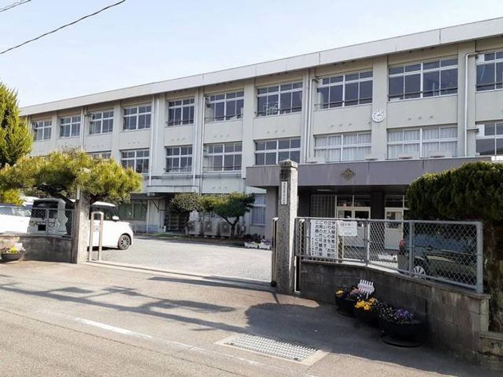 シェラの周辺