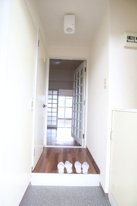グローリー中庄の玄関