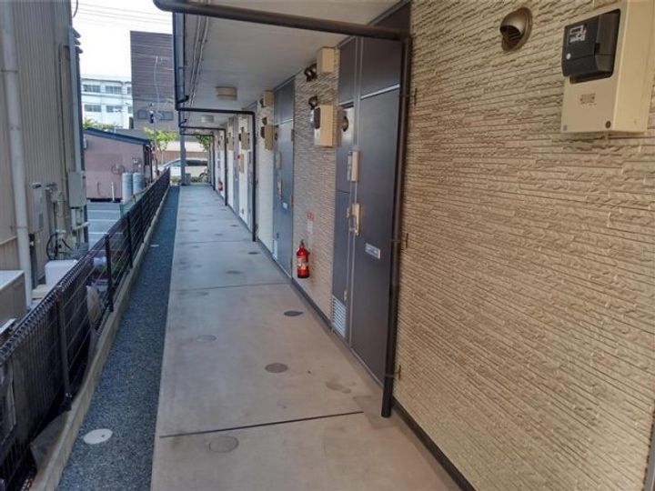 レオパレスセーグオリゾン108の玄関