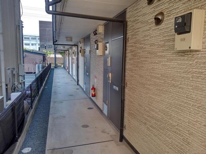 レオパレスセーグオリゾン108の玄関