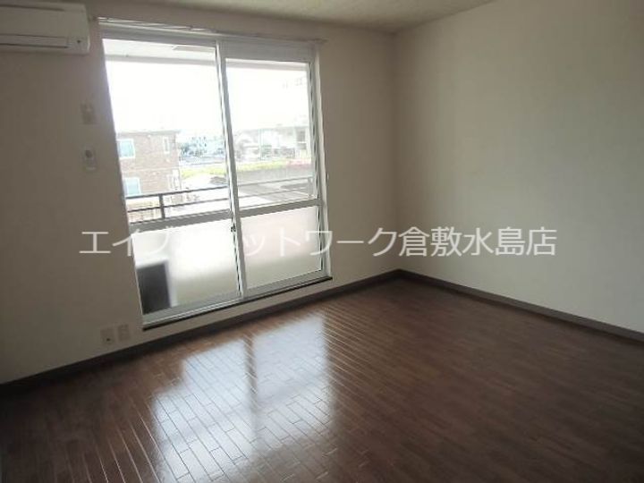 コーポ・レーベン C102の居間