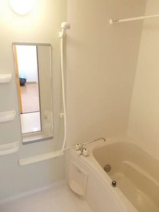 ル コルヌイエBの風呂