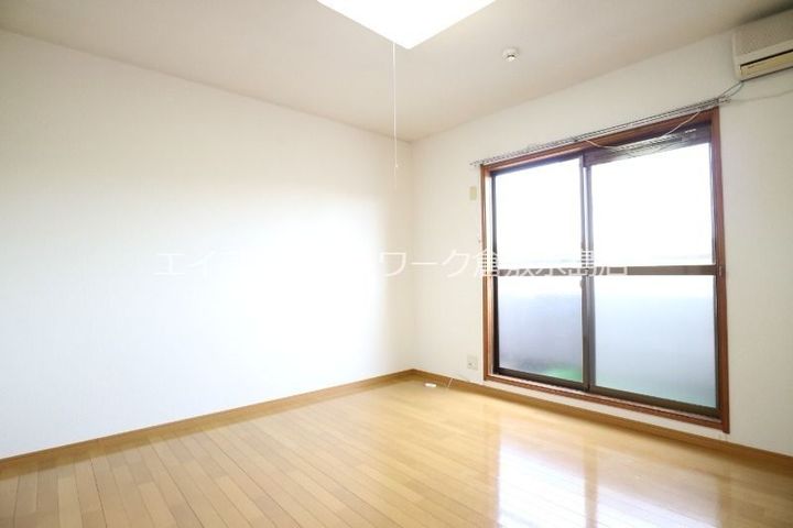 カランドリエ松島205の居間