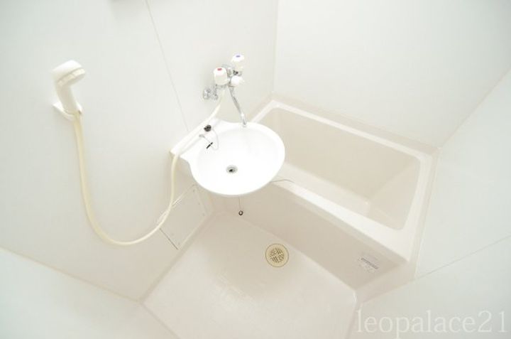 レオパレスOOMAE108の風呂