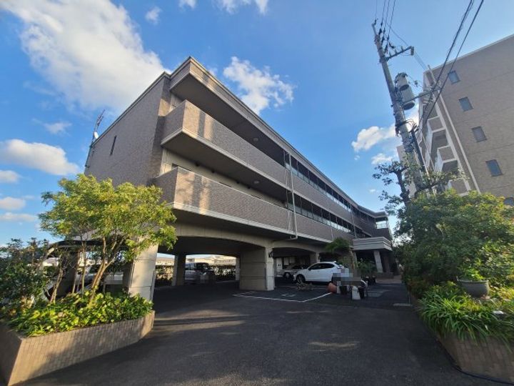 ハートレイク マンションの外観