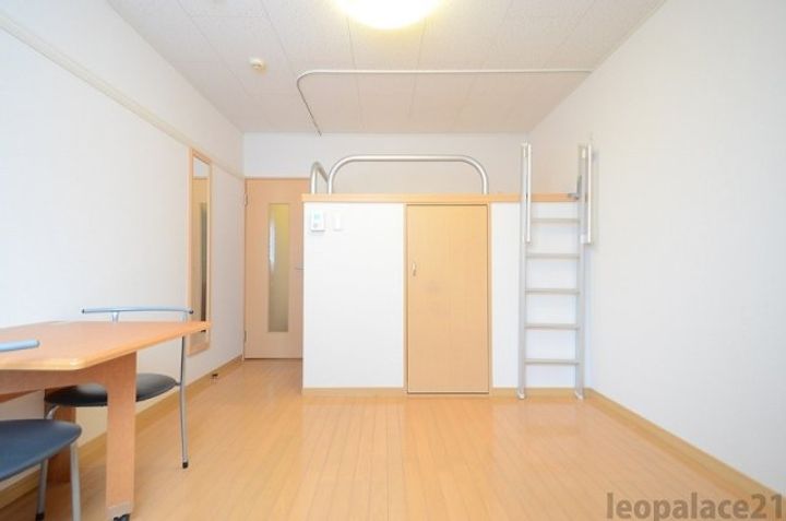 岡山県倉敷市児島阿津1丁目(アパート)の賃貸物件204の居間