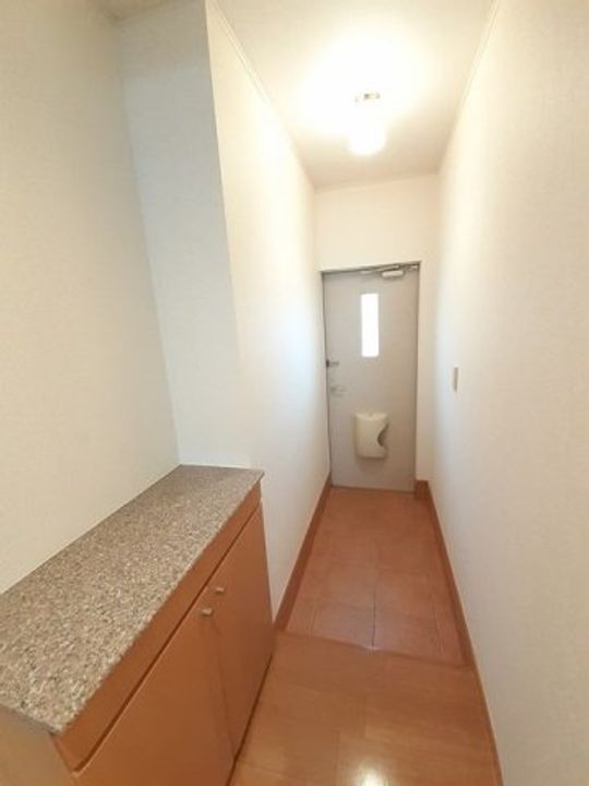 岡山県倉敷市東塚4丁目(アパート)の賃貸物件の玄関