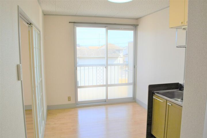 岡山県倉敷市中島(アパート)の賃貸物件の居間