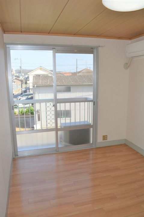 岡山県倉敷市中島(アパート)の賃貸物件の居間