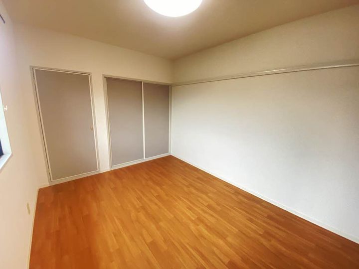 コートMT F館の内装