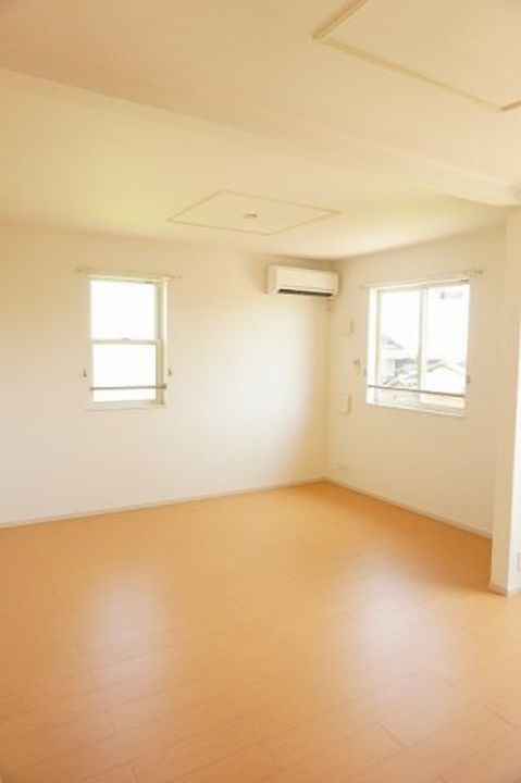 サニーフォレスタBの居間