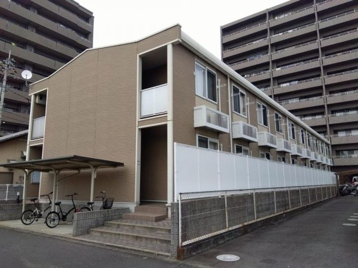 レオパレス富205の外観