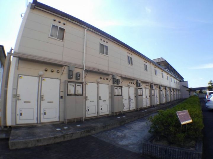 レオパレスルミエールⅡ201の外観