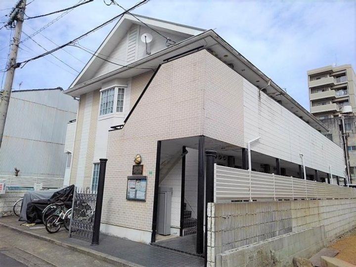 レオパレス藤塚105の外観