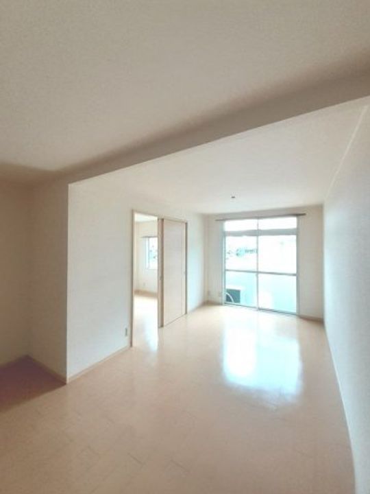 エルディム大西の居間