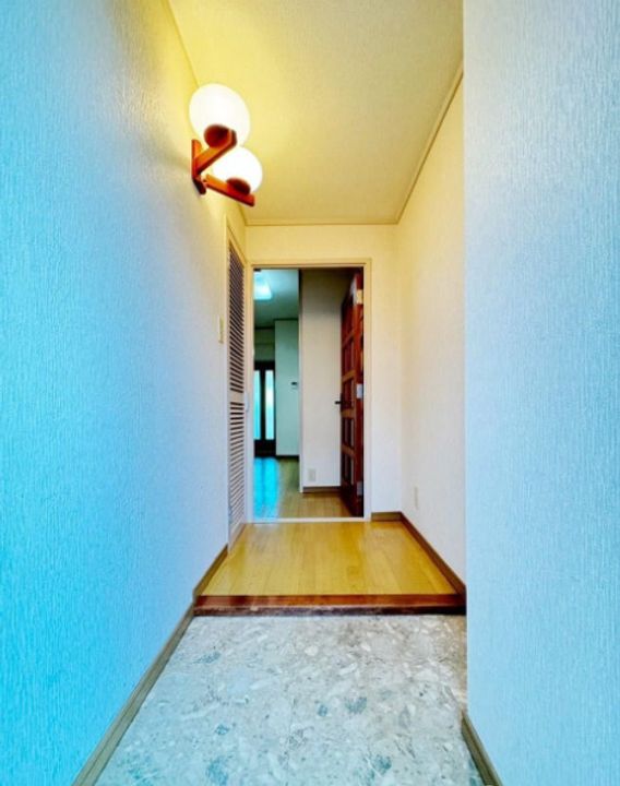 岩藤マンションの玄関