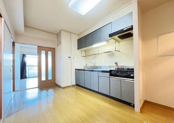 岩藤マンションの居間