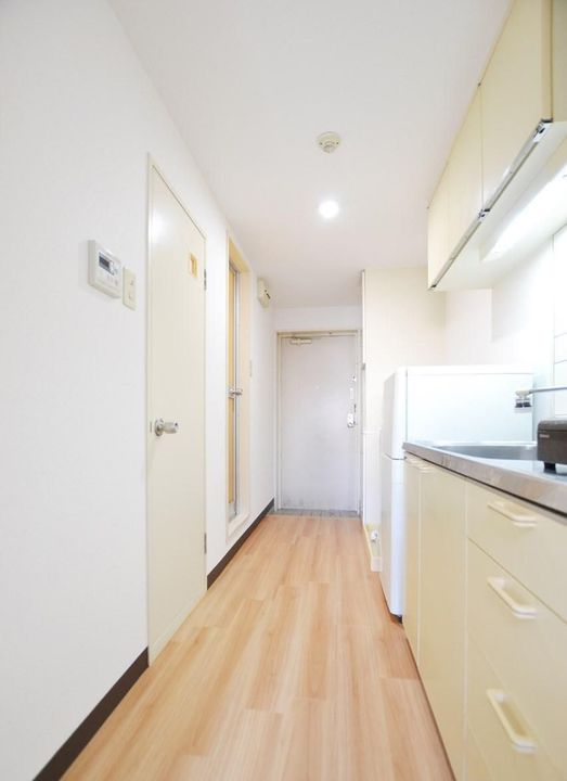 カレッジ三共パートIの玄関