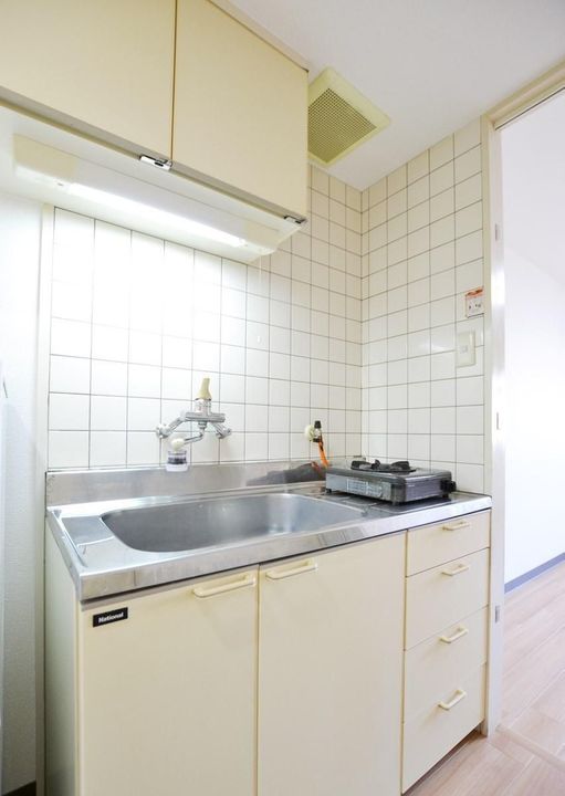 カレッジ三共パートIのキッチン