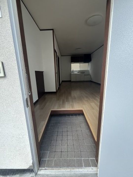 岡山県井原市七日市町(アパート)の賃貸物件101の玄関