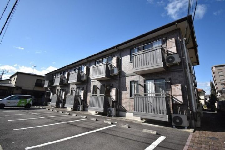 リビングタウン伏石 B棟103の外観