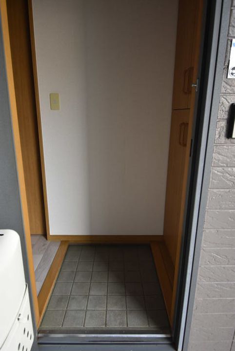 ヴィラ ピーノの玄関