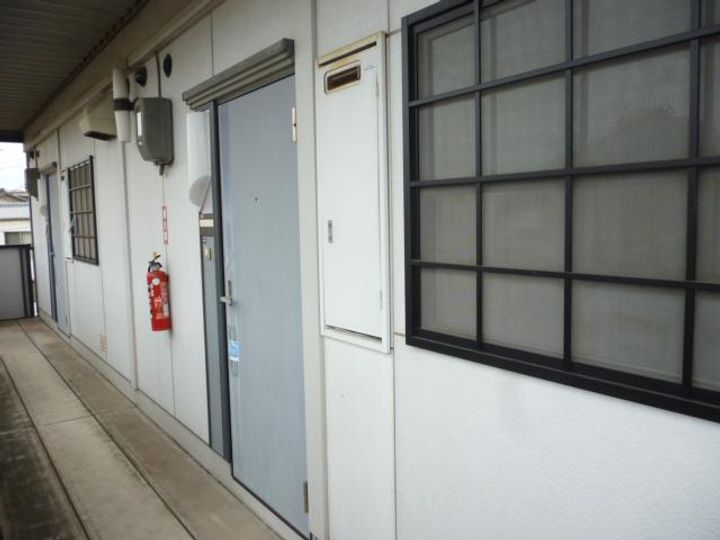 エーライン泉A・B ペット(犬)B202号室の玄関