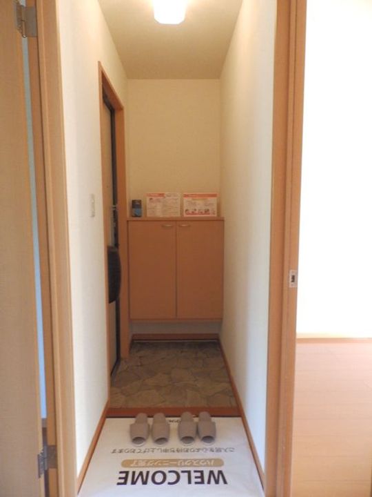 グレイス A棟102の玄関