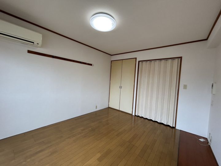 マンション福山の居間