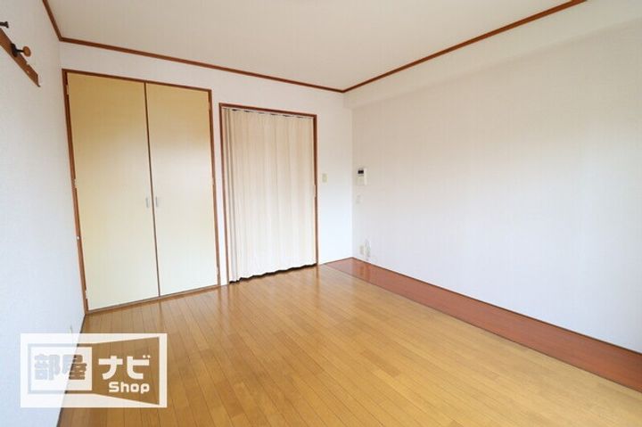 マンション福山の居間