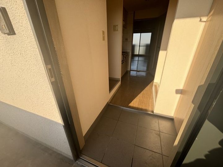 ハートレイク マンションの玄関