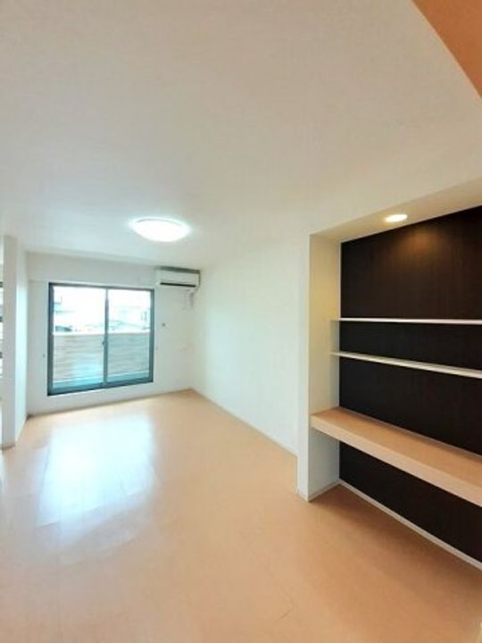 アルドール香西Ⅱの居間