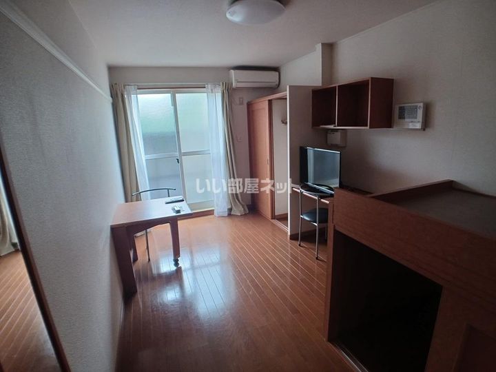 グレイス学園通りの居間