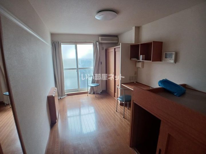 グレイス学園通り105の居間