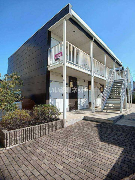 グレイス学園通りの外観