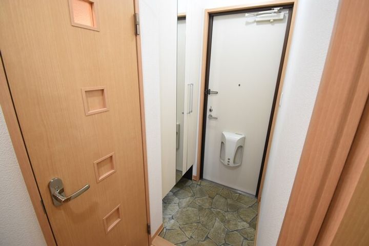 パラディー森塚110の玄関