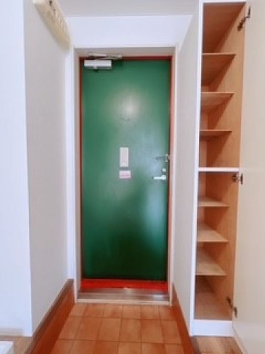 中庄ルミエール101の玄関