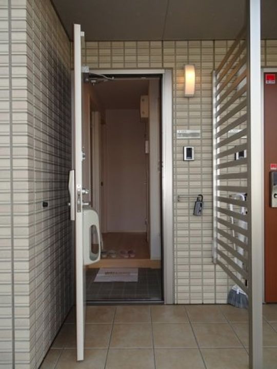 岡山県倉敷市玉島乙島(アパート)の賃貸物件の玄関