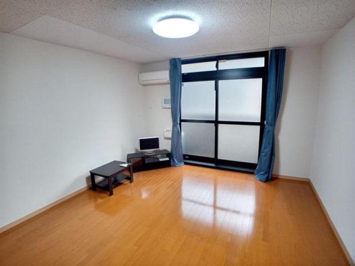 岡山県倉敷市児島下の町4丁目(マンション)の賃貸物件302の居間