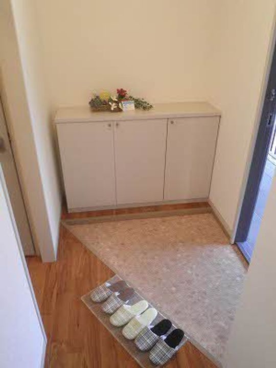 ラフォーレ B棟202の玄関