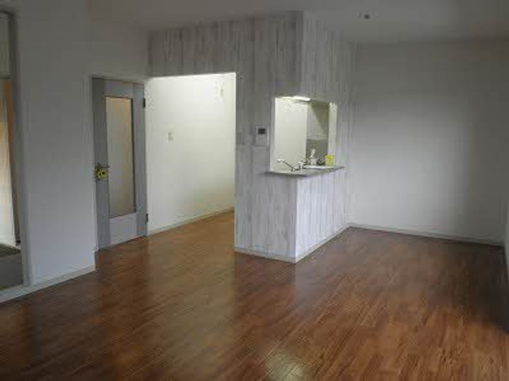 ラフォーレ B棟202の居間