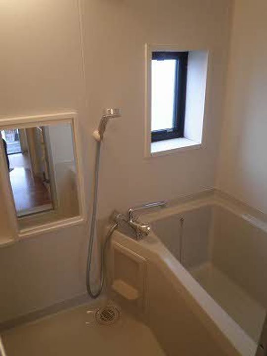 ラフォーレ B棟202の風呂