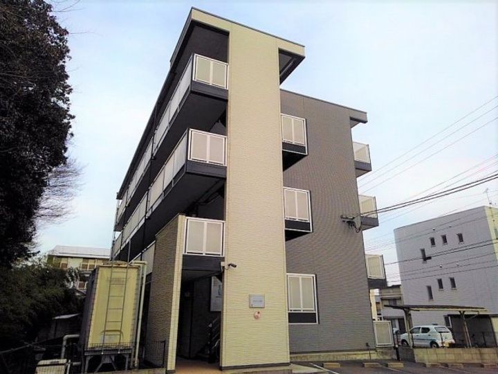 レオパレスエトワール 栗林402の外観