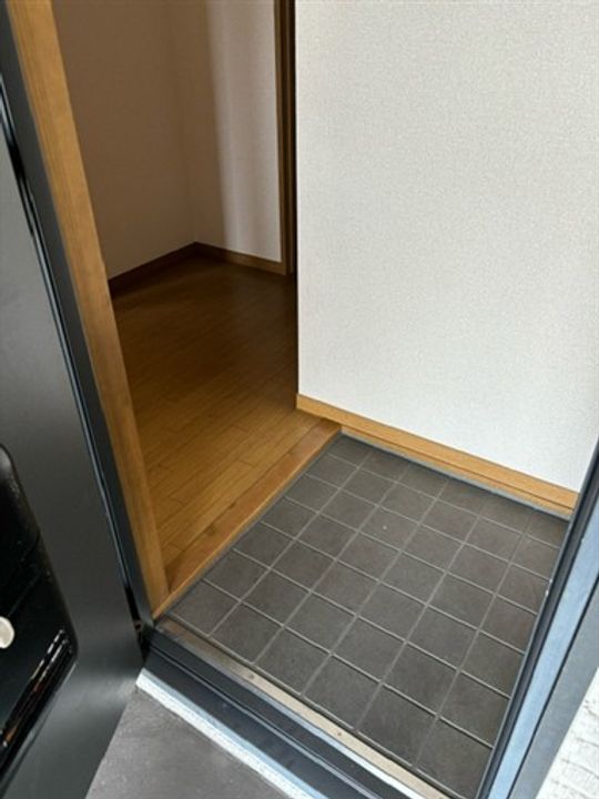 エスポワール曙A棟の玄関