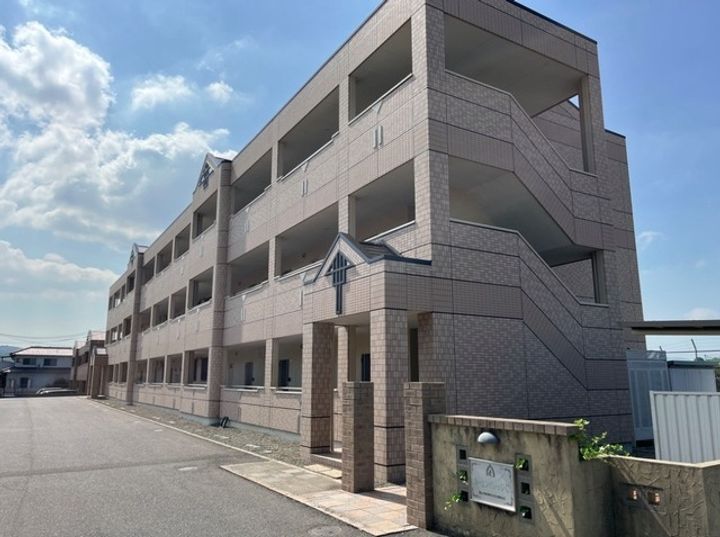 ルーエンビレッジCの外観