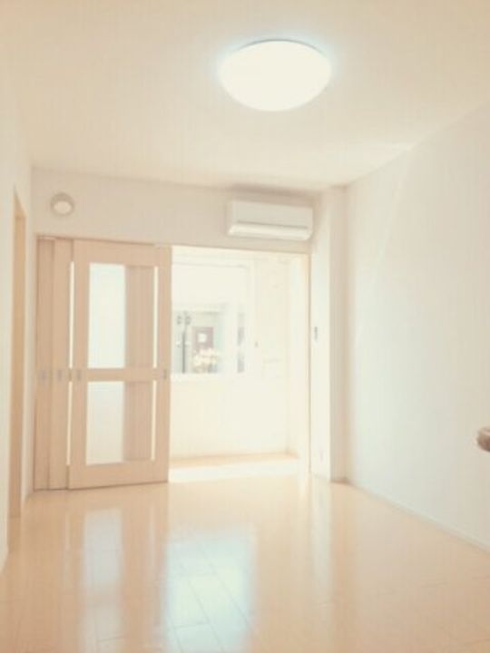 岡山県倉敷市中島(アパート)の賃貸物件の居間