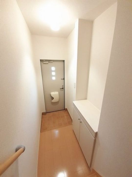 岡山県倉敷市中島(アパート)の賃貸物件の玄関